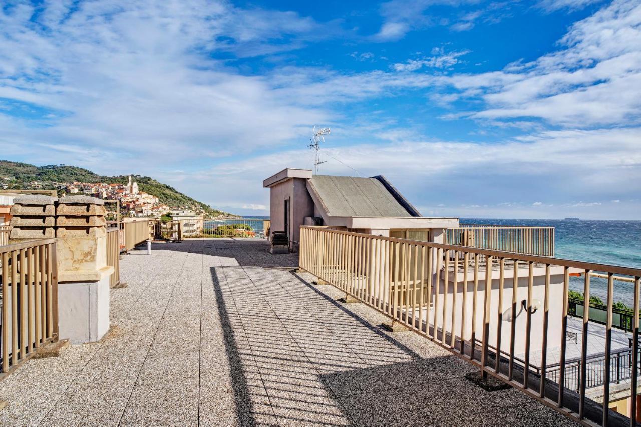 Casa Laura Elena Apartment San Bartolomeo Al Mare Ngoại thất bức ảnh